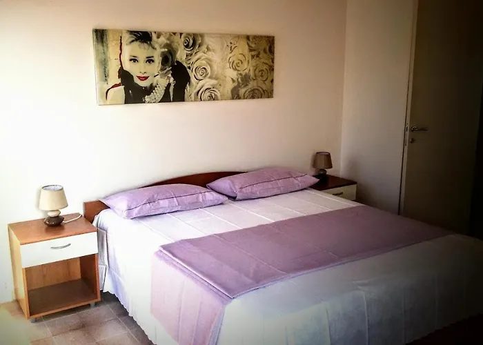 Bed and breakfast Delfis 3*